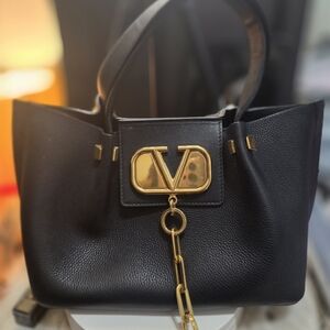 Pre-owned Valentino Garavani VLogo Escape tote.